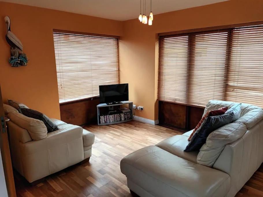 Village Centre Apartment Лехинч Экстерьер фото