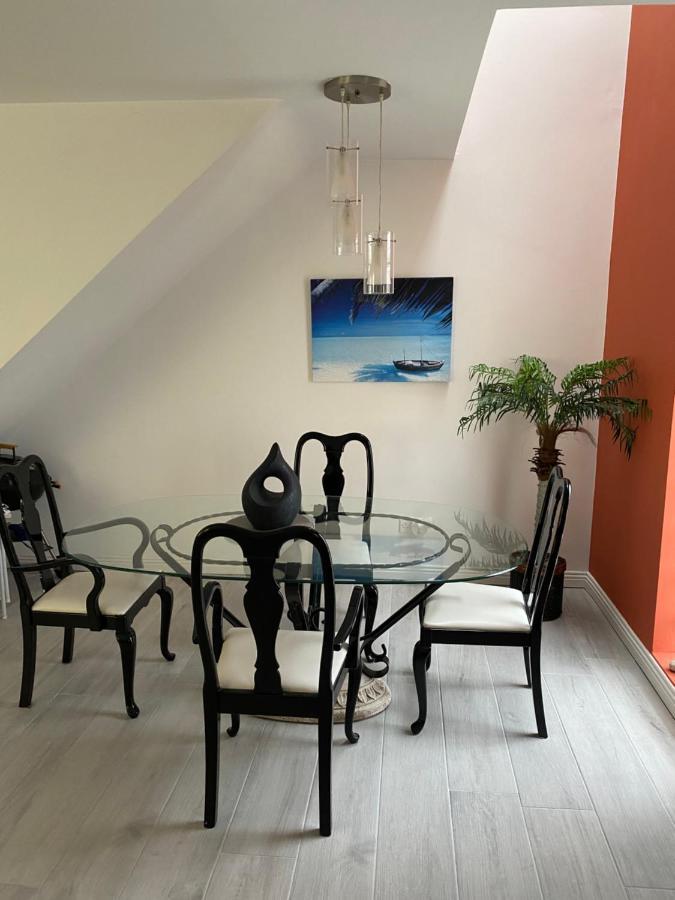 Village Centre Apartment Лехинч Экстерьер фото
