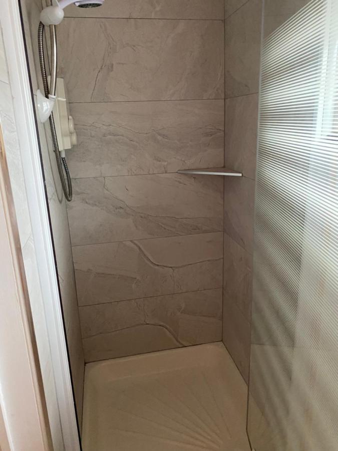 Village Centre Apartment Лехинч Экстерьер фото
