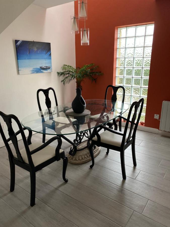 Village Centre Apartment Лехинч Экстерьер фото